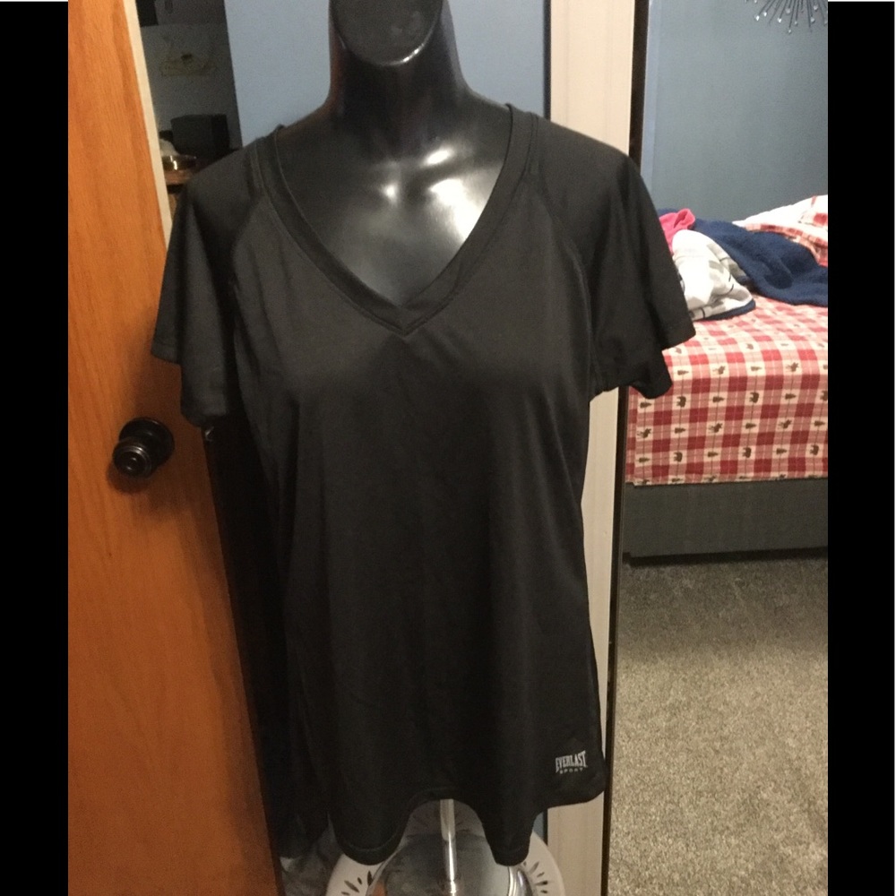 Guc, Black v neck sport top.